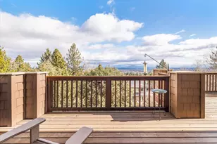 3130 N W Colonial Dr, Bend, OR 97703 - Photo 52