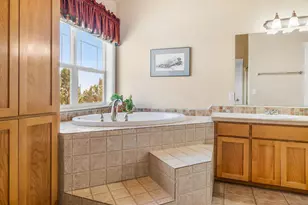 3130 N W Colonial Dr, Bend, OR 97703 - Photo 26