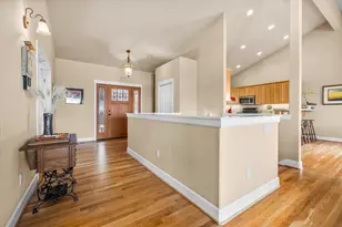 3130 N W Colonial Dr, Bend, OR 97703 - Photo 10