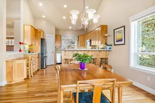 3130 N W Colonial Dr, Bend, OR 97703 - Photo 14