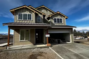 2251 SW 43rd St, Redmond, OR 97756 - Photo 2