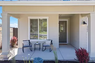 2251 SW 43rd St, Redmond, OR 97756 - Photo 4