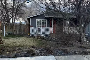 517 SW Marshall St, Madras, OR 97741 - Photo 2