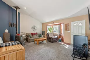 18900 Tuscarora Ln, Bend, OR 97702 - Photo 6