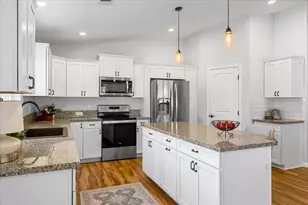 353 Cedar Ridge Dr, Cave Junction, OR 97523 - Photo 18