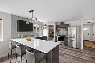 21279 Thornhill Ln, Bend, OR 97701 - Photo 8