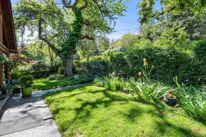 645 E California Street, Jacksonville, OR 97530 - Photo 10