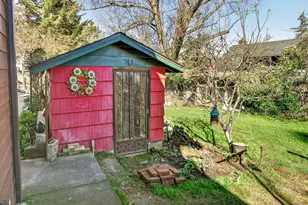 645 E California St, Jacksonville, OR 97530 - Photo 46