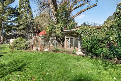 645 E California Street, Jacksonville, OR 97530 - Photo 52