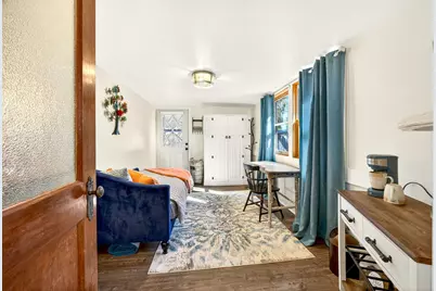 645 E California Street, Jacksonville, OR 97530 - Photo 52