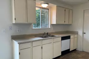 735 Kenyon St, Medford, OR 97501 - Photo 6