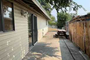 735 Kenyon St, Medford, OR 97501 - Photo 18