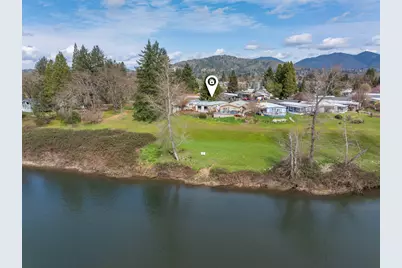 608 Woodlawn Circle, Grants Pass, OR 97526 - Photo 2