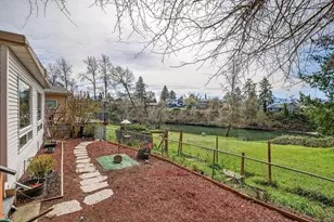608 Woodlawn Cir, Grants Pass, OR 97526 - Photo 28