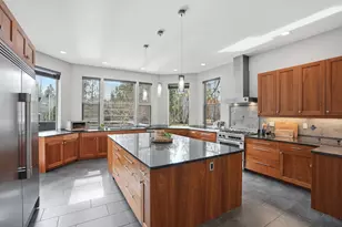 2538 NW Hosmer Lake Dr, Bend, OR 97703 - Photo 8