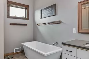 11301 SW Robinson Ln, Powell Butte, OR 97753 - Photo 18
