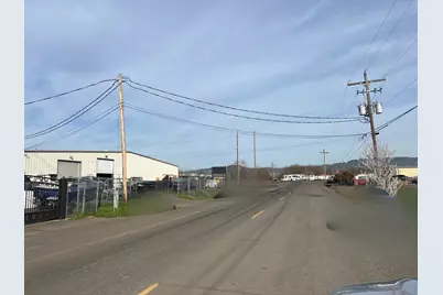 1385 E Justice Road, Medford, OR 97502 - Photo 4