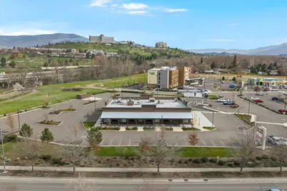 1445 Center Drive, Medford, OR 97501 - Photo 4