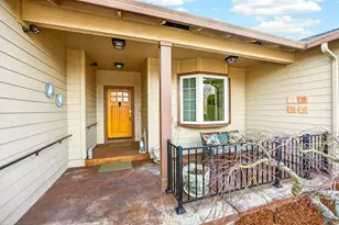 1937 Woodside Dr, Medford, OR 97501 - Photo 4