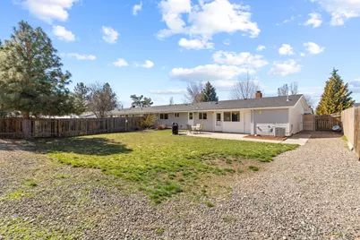 10553 Wright Avenue, Klamath Falls, OR 97603 - Photo 36