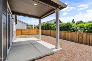 136 Valemont Dr, Eagle Point, OR 97524 - Photo 30