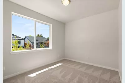 136 Valemont Drive #13, Eagle Point, OR 97524 - Photo 16