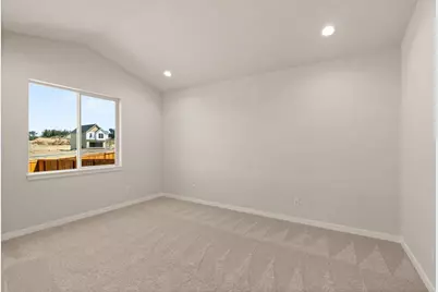 136 Valemont Drive #13, Eagle Point, OR 97524 - Photo 10