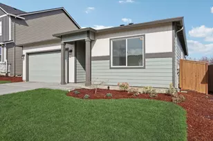 136 Valemont Dr, Eagle Point, OR 97524 - Photo 2