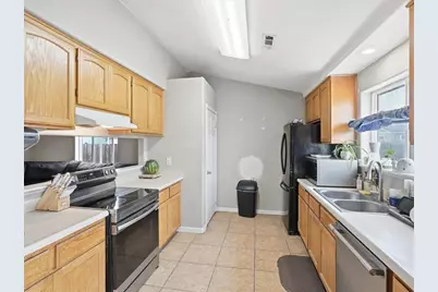 8022 Thunderhead Avenue, White City, OR 97503 - Photo 10