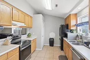 8022 Thunderhead Ave, White City, OR 97503 - Photo 10