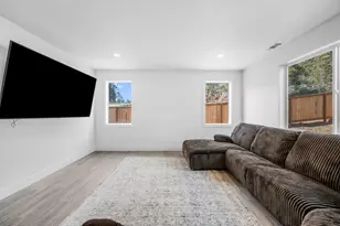 1185 Orange Blossom Dr, Klamath Falls, OR 97601 - Photo 6