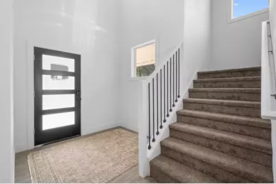 1185 Orange Blossom Drive, Klamath Falls, OR 97601 - Photo 2