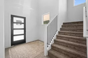 1185 Orange Blossom Dr, Klamath Falls, OR 97601 - Photo 2