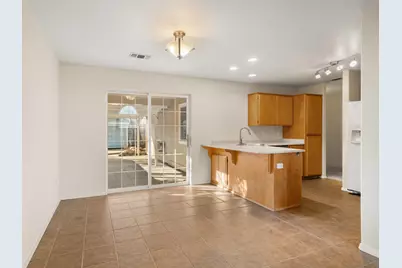 1818 Sarah Way, Medford, OR 97501 - Photo 6