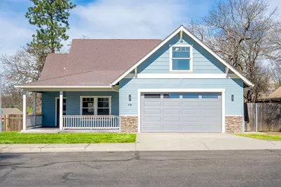 19 Pine Court, Eagle Point, OR 97524 - Photo 2