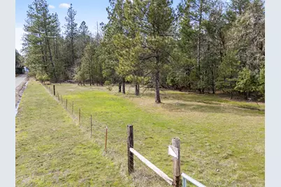 522 Jackadel Lane, Cave Junction, OR 97523 - Photo 16