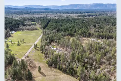 522 Jackadel Lane, Cave Junction, OR 97523 - Photo 10