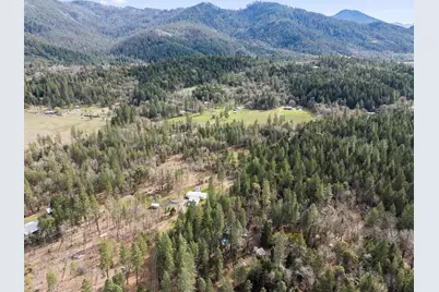 522 Jackadel Lane, Cave Junction, OR 97523 - Photo 10