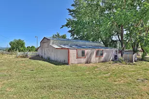 4464 Tioga Way, Central Point, OR 97502 - Photo 4