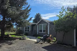 69592 Lake Dr, Sisters, OR 97759 - Photo 2