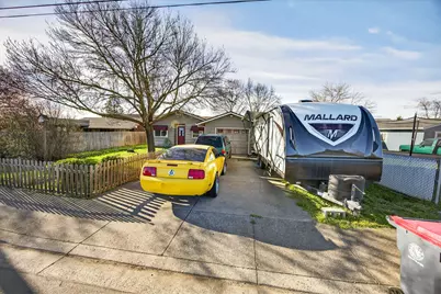 8207 Division Road, White City, OR 97503 - Photo 4