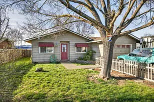 8207 Division Rd, White City, OR 97503 - Photo 2