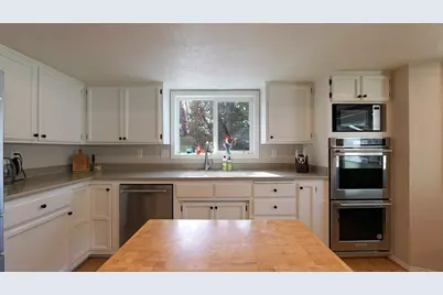 9401 Old Stage, Central Point, OR 97502 - Photo 20