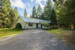 244 Riessen Rd, Grants Pass, OR 97526 - Photo 2