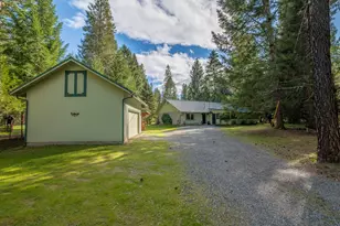 244 Riessen Rd, Grants Pass, OR 97526 - Photo 4