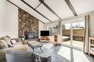 2701 NE Canyon Park Pl, Bend, OR 97701 - Photo 2