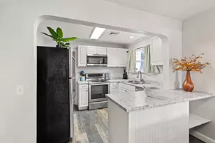 244 NE B St, Grants Pass, OR 97526 - Photo 10