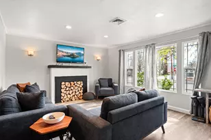 244 NE B St, Grants Pass, OR 97526 - Photo 4