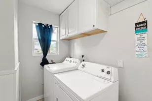 244 NE B St, Grants Pass, OR 97526 - Photo 16