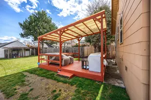 128 S Mountain Ave, Ashland, OR 97520 - Photo 6